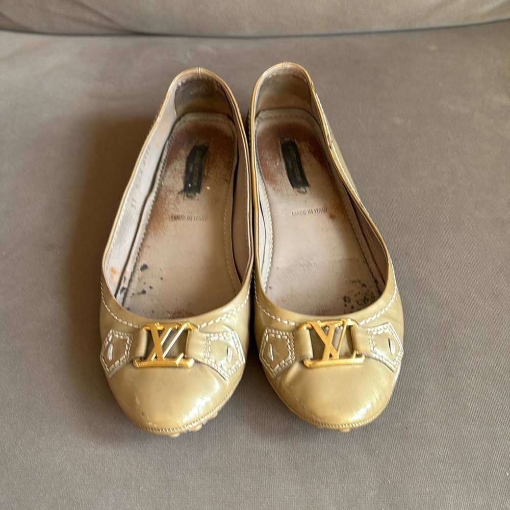 Vintage Louis Vuitton Vernis Leather Flats 37